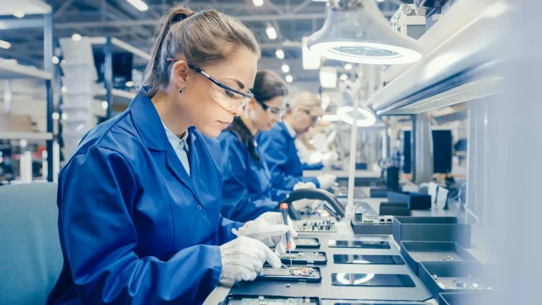 HUGEROCK Brand Story: Industrial Engineering and Long-Term Focus — HUGEROCK news photo
